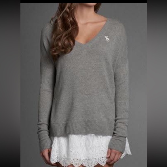 Abercrombie & Fitch V Neck Sweater - Picture 11 of 11